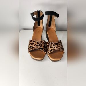 Ugg leopard print size 7 wedge sandal
